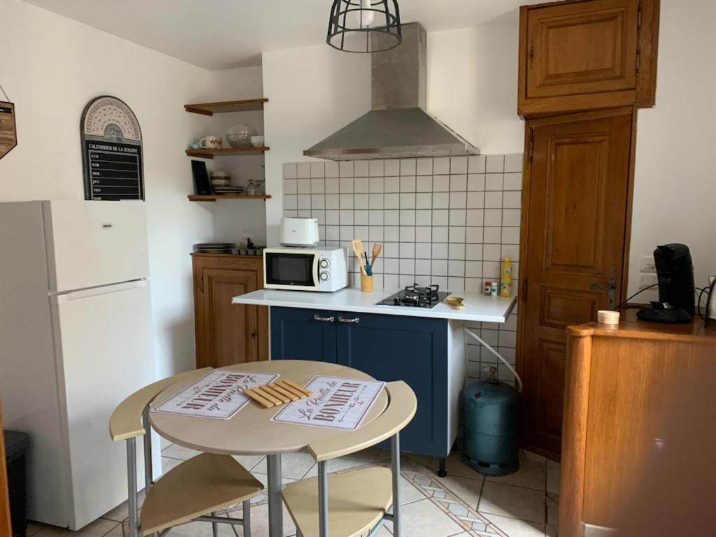 Appartement Avec Terrasse Gien Bagian luar foto