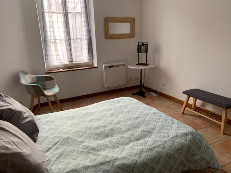 Appartement Avec Terrasse Gien Bagian luar foto