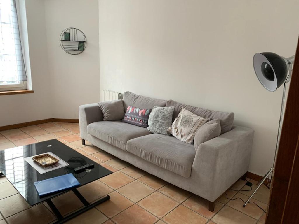 Appartement Avec Terrasse Gien Bagian luar foto