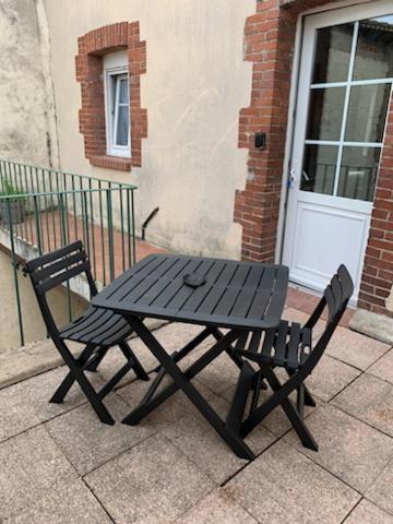Appartement Avec Terrasse Gien Bagian luar foto